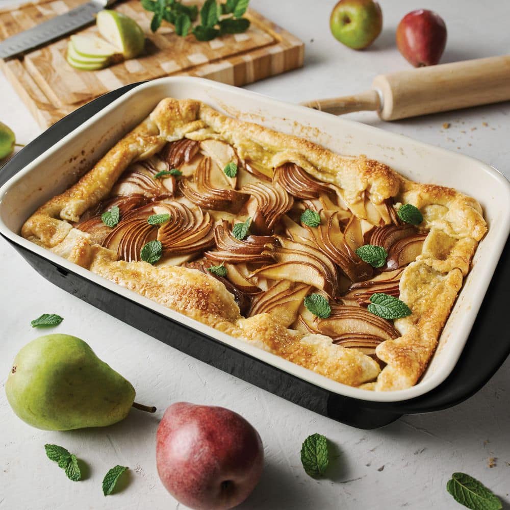 Tramontina Mae 3 Piece Ceramic Porcelain Enamel Bakeware Set-Black